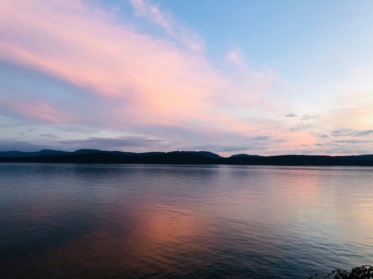 Serenity By The Sea Retreats Montague Harbour Bagian luar foto